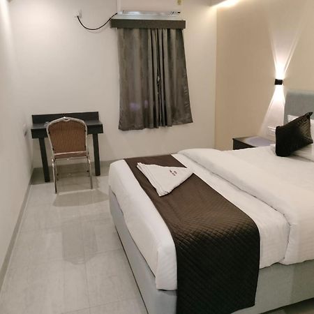 Hotel Paramount Visákhapatnam Kültér fotó