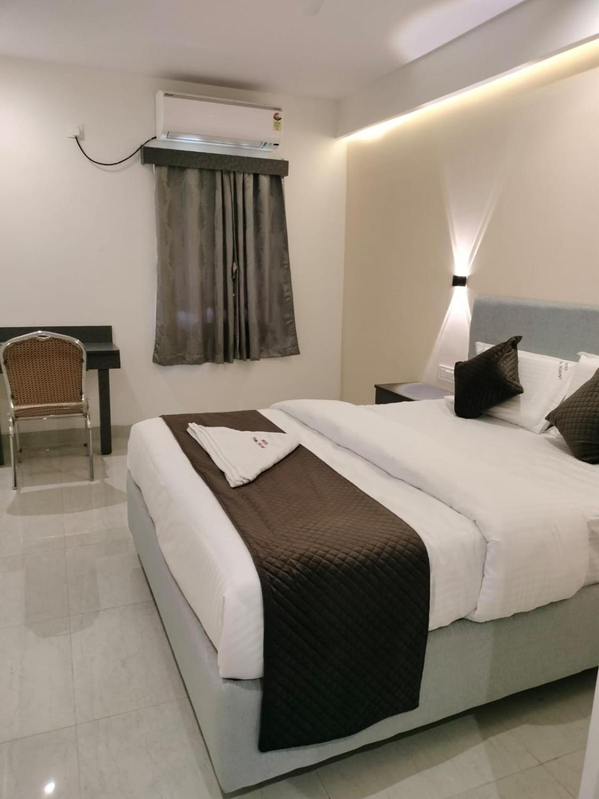 Hotel Paramount Visákhapatnam Kültér fotó