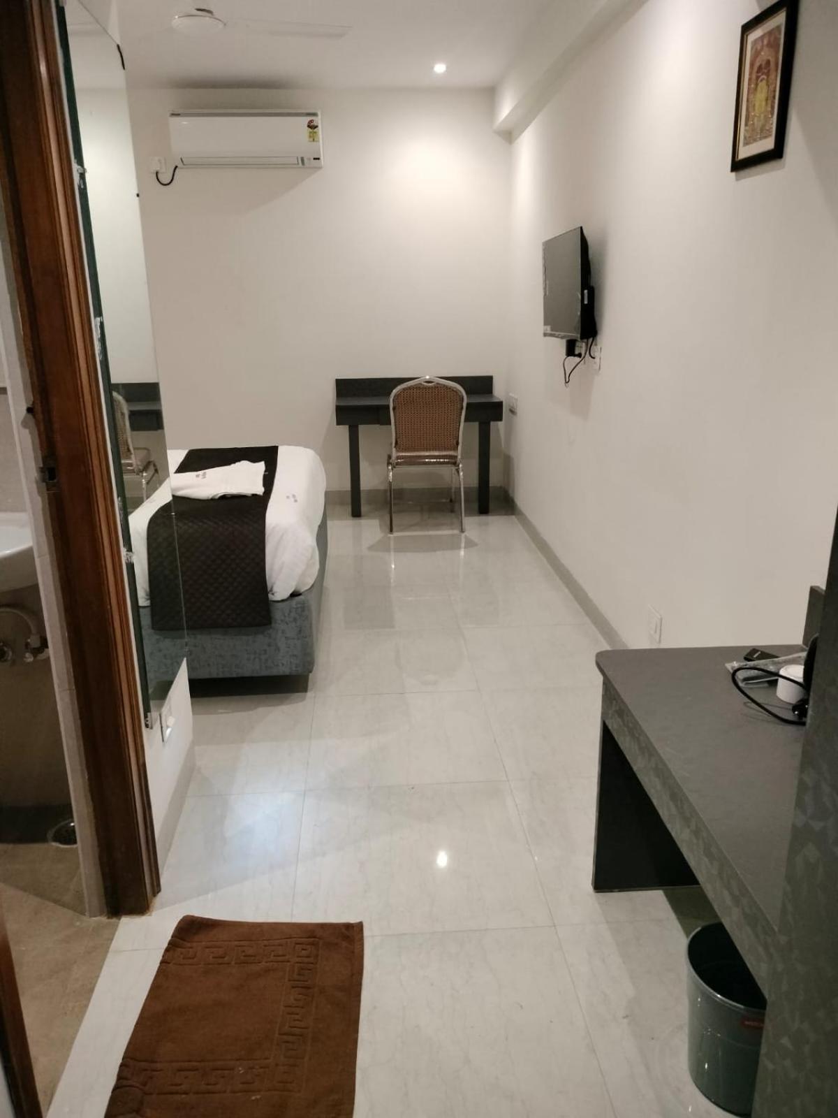Hotel Paramount Visákhapatnam Kültér fotó